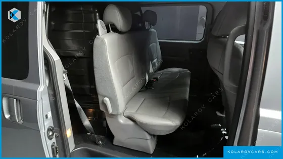 HYUNDAI STAREX VAN 5-SEATER