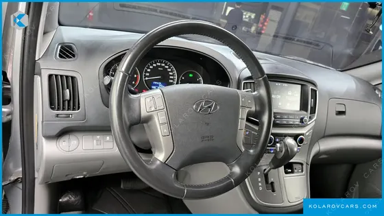 HYUNDAI STAREX VAN 3-SEATER