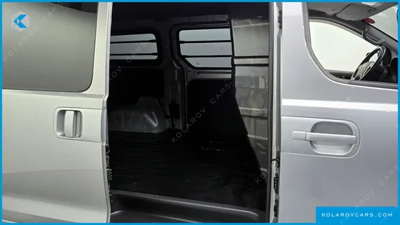 HYUNDAI STAREX VAN 3-SEATER