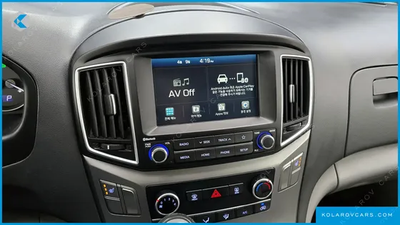 HYUNDAI STAREX VAN 3-SEATER
