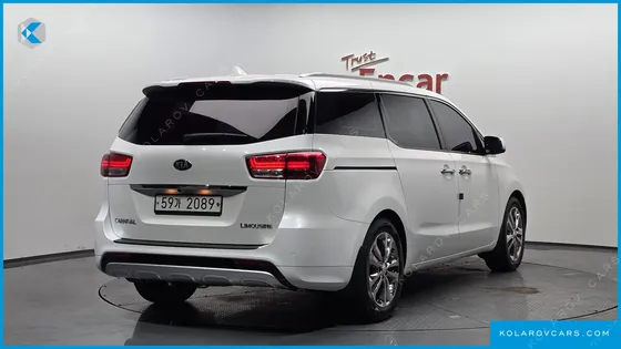 KIA CARNIVAL 7-SEATER LIMOUSINE