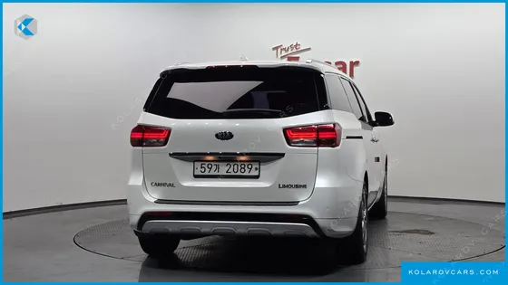 KIA CARNIVAL 7-SEATER LIMOUSINE