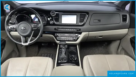 KIA CARNIVAL 7-SEATER LIMOUSINE