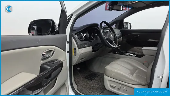 KIA CARNIVAL 7-SEATER LIMOUSINE