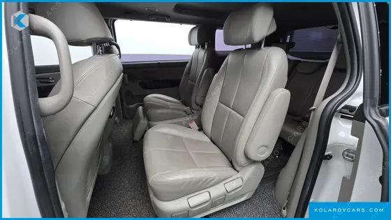 KIA CARNIVAL 7-SEATER LIMOUSINE