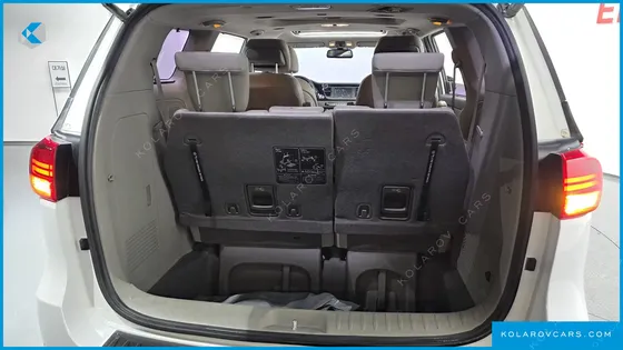 KIA CARNIVAL 7-SEATER LIMOUSINE