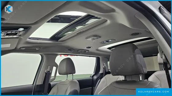 KIA CARNIVAL GASOLINE 9-SEATER SIGNATURE