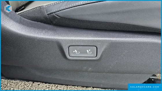 KIA CARNIVAL GASOLINE 9-SEATER SIGNATURE