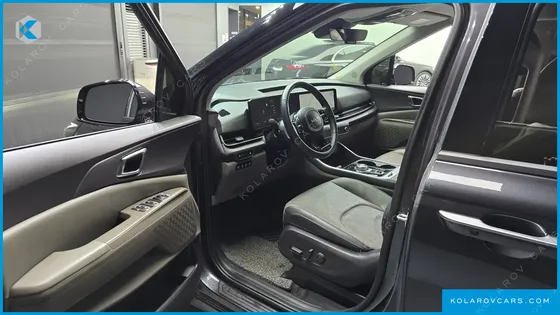 KIA CARNIVAL GASOLINE 9-SEATER NOBLESSE