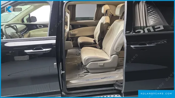 KIA CARNIVAL 9-SEATER HI LIMOUSINE