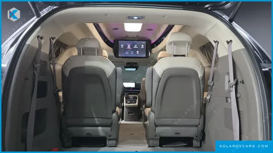 KIA CARNIVAL 9-SEATER HI LIMOUSINE