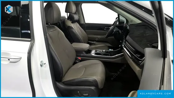 KIA CARNIVAL GASOLINE 9-SEATER SIGNATURE
