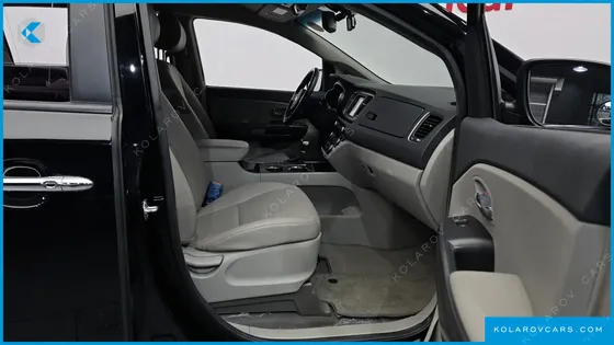 KIA CARNIVAL 9-SEATER LUXURY
