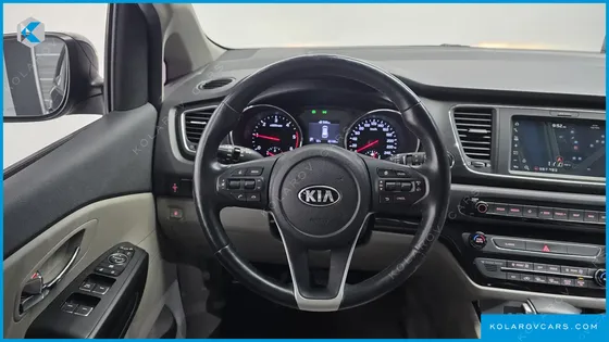 KIA CARNIVAL 9-SEATER LUXURY