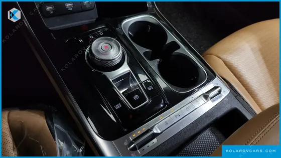 KIA CARNIVAL 9-SEATER SIGNATURE