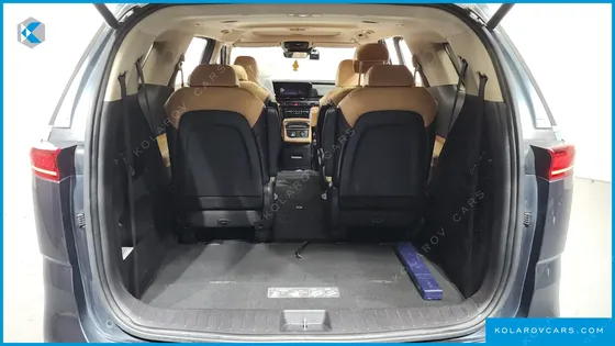 KIA CARNIVAL 9-SEATER SIGNATURE