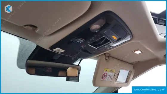 KIA CARNIVAL 9-SEATER SIGNATURE