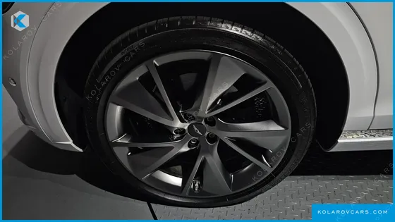 GENESIS GV70 2.5T GASOLINE 2WD