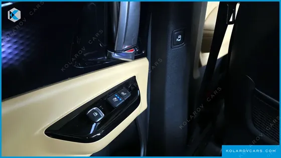 KIA CARNIVAL 7-SEATER SIGNATURE