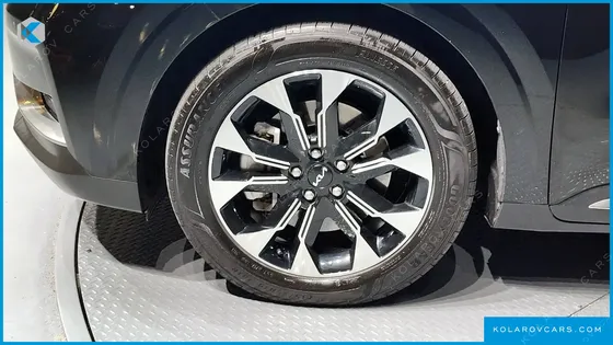 KIA CARNIVAL 9-SEATER NOBLESSE