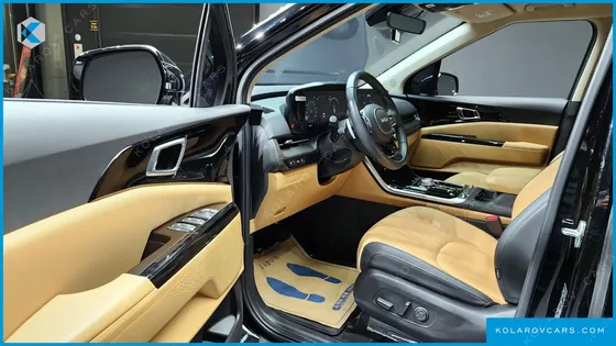KIA CARNIVAL 9-SEATER NOBLESSE