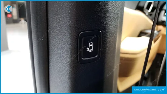 KIA CARNIVAL 9-SEATER NOBLESSE