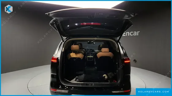 KIA CARNIVAL 9-SEATER NOBLESSE