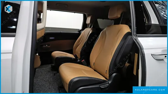 KIA CARNIVAL 9-SEATER SIGNATURE