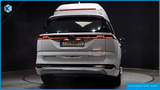 KIA CARNIVAL 7-SEATER HI-LIMOUSINE