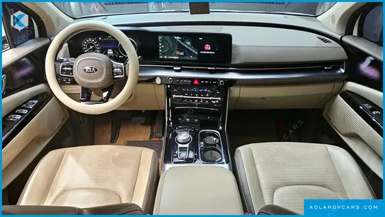 KIA CARNIVAL 7-SEATER HI-LIMOUSINE