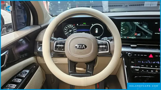 KIA CARNIVAL 7-SEATER HI-LIMOUSINE