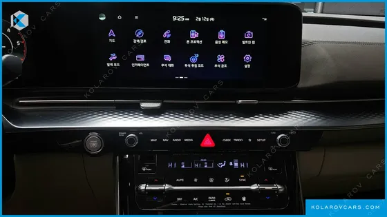 KIA CARNIVAL 7-SEATER HI-LIMOUSINE