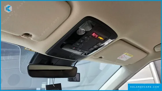 KIA CARNIVAL 7-SEATER HI-LIMOUSINE