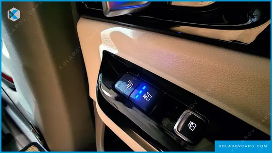 KIA CARNIVAL 7-SEATER HI-LIMOUSINE