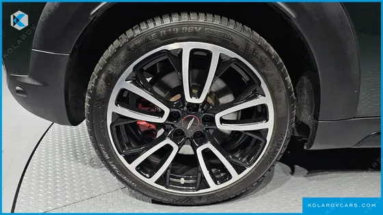 MINI COUNTRYMAN JCW LAUNCH PACK