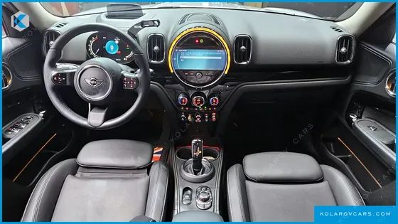MINI COUNTRYMAN CLASSIC PLUS LAUNCH PACK