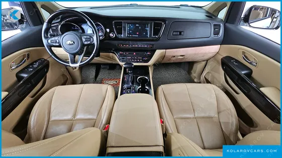 KIA CARNIVAL 7-SEATER LIMOUSINE