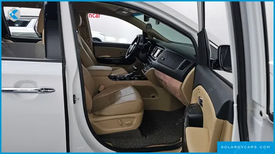 KIA CARNIVAL 7-SEATER LIMOUSINE