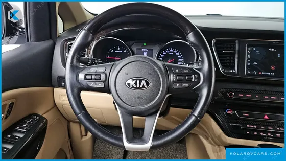 KIA CARNIVAL 7-SEATER LIMOUSINE