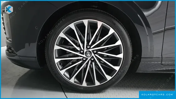 HYUNDAI GRANDEUR 2,5 GASOLINE 2WD