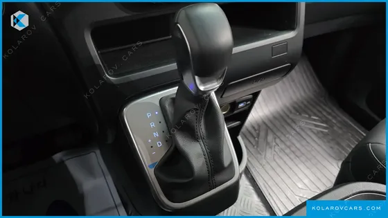 HYUNDAI STARIA CARGO 5-SEATER