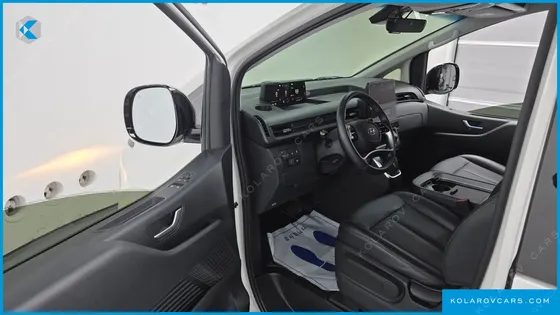HYUNDAI STARIA CARGO 5-SEATER