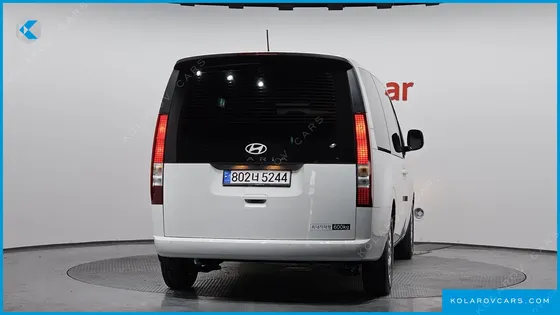 HYUNDAI STARIA CARGO 5-SEATER