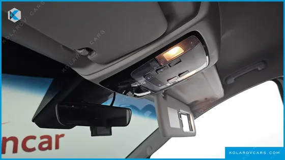 HYUNDAI STARIA CARGO 5-SEATER