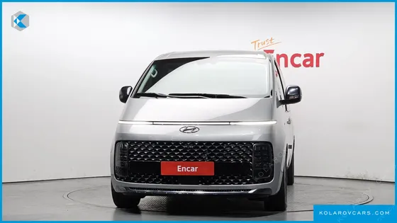 HYUNDAI STARIA LOUNGE 7-SEATER