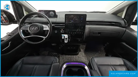 HYUNDAI STARIA LOUNGE 7-SEATER