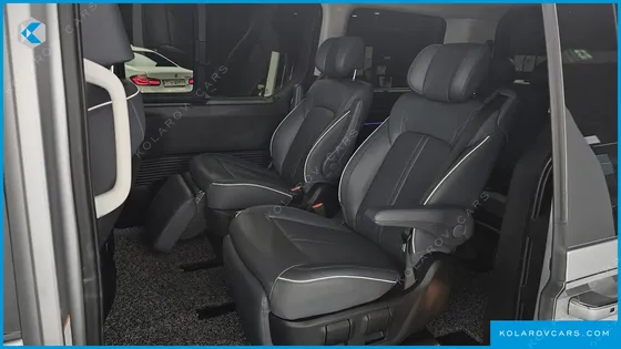 HYUNDAI STARIA LOUNGE 7-SEATER