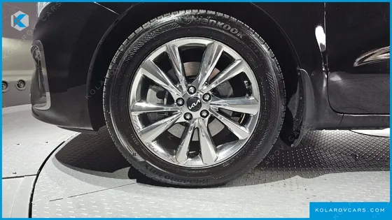 KIA CARNIVAL 9-SEATER NOBLESSE SPECIAL