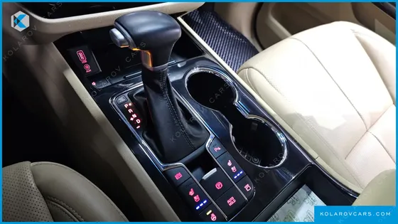 KIA CARNIVAL 9-SEATER NOBLESSE SPECIAL