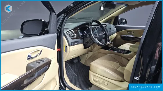 KIA CARNIVAL 9-SEATER NOBLESSE SPECIAL
